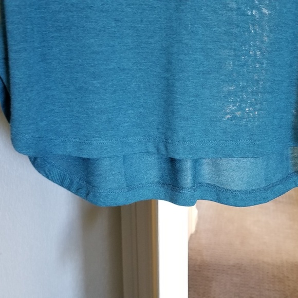 Sleeveless, Mock Neck Tunic EUC - Picture 3 of 5